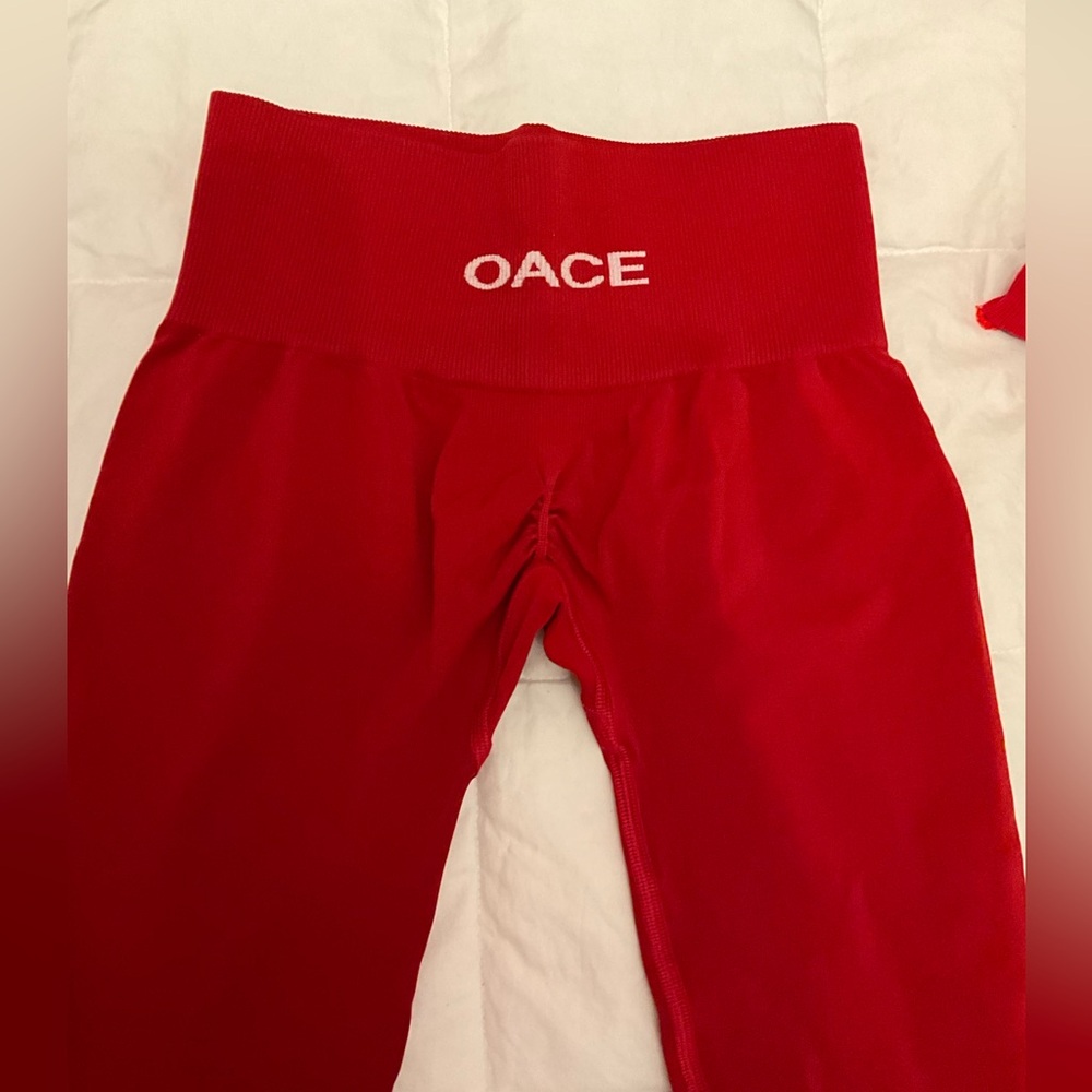 Red Oace Scrunch Leggings
